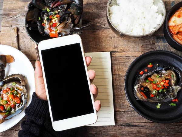 Soya sosu ile akıllı telefon yengeç Kore yemeği Marine