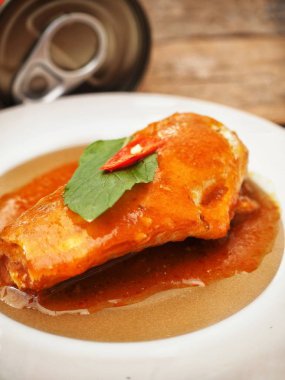 Arka planda, konserve balık yakın çekim