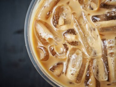 plastik bardak buzlu kahve yakın çekim çekim