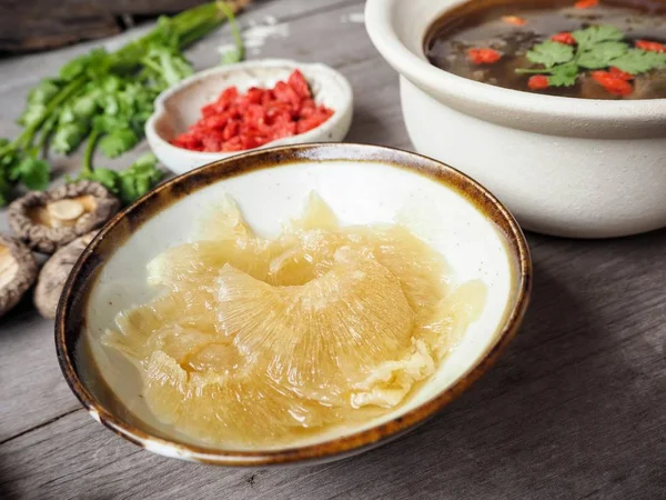 Cuenco Sopa Tradicional China Con Aleta Tiburón Sobre Fondo Madera —  Fotos de Stock