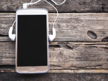 Kulaklık ile akıllı telefon