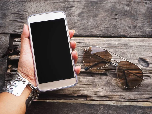 Telefon yandan güneş gözlüğü ile akıllı