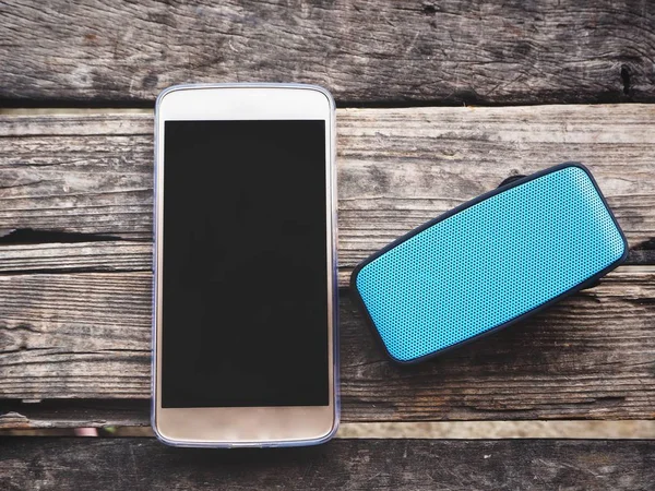 Akıllı telefon ile Bluetooth Hoparlör