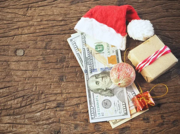 Vue Haut Des Billets Dollars Avec Chapeau Père Noël Décorations — Photo