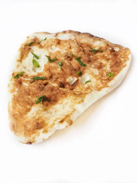 Taze Hint naan ekmek izole üzerinde beyaz arka plan