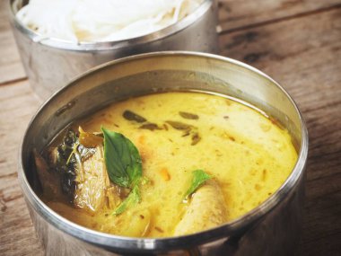 Tay yeşil köri Pirinç Noodle ile