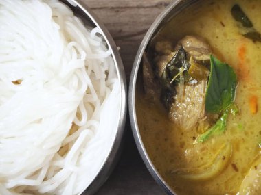 Tay yeşil köri Pirinç Noodle ile