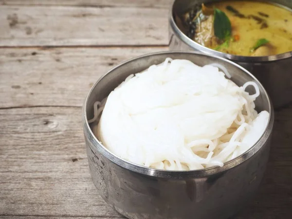 Tay yeşil köri Pirinç Noodle ile