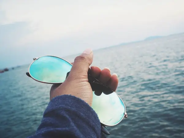 Selfie av sol glasögon å med strand — Stockfoto