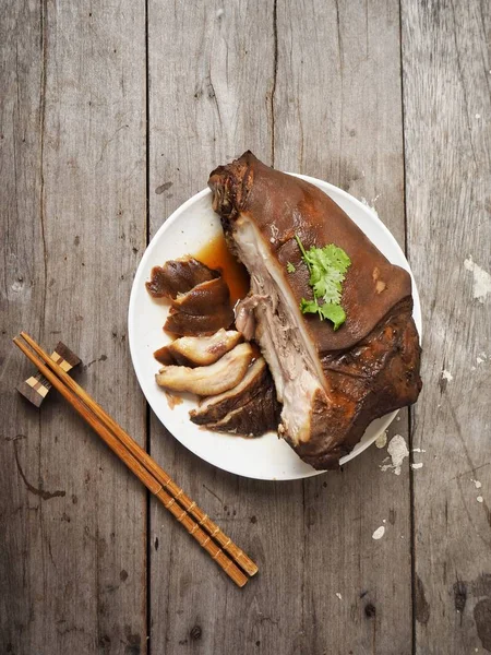 Cerdo Estofado Tradicional Rodajas Sobre Fondo Madera — Foto de Stock