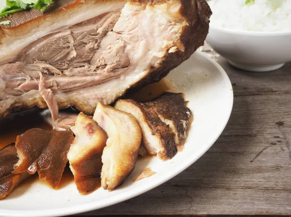 Comida Tradicional China Cerdo Estofado Con Arroz Cocido Terreno Madera — Foto de Stock