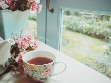 çaydanlık ve bardak çay