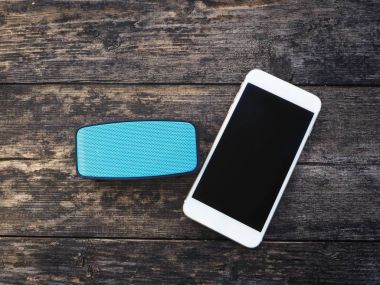 Akıllı telefon ile Bluetooth Hoparlör