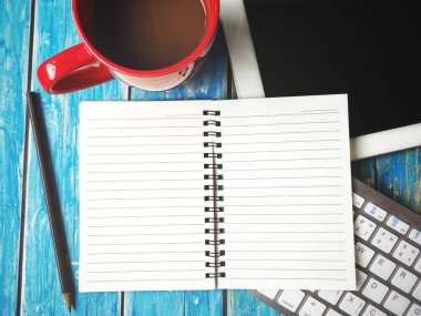 Klavye ve tablo office tablete boş not defteri