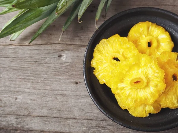Kuivattu ananas — kuvapankkivalokuva