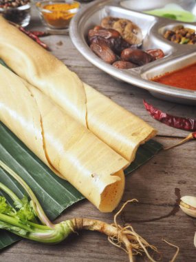 Masala dosa Hint yemekleri sos ile