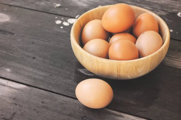 Huevos en un tazón — Foto de Stock