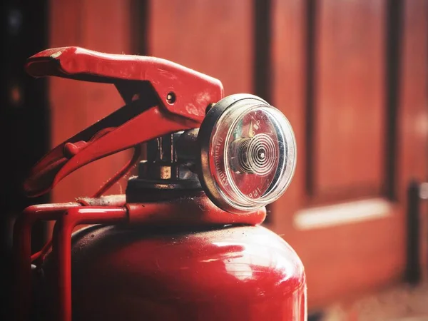 Närbild på brandsläckare — Stockfoto