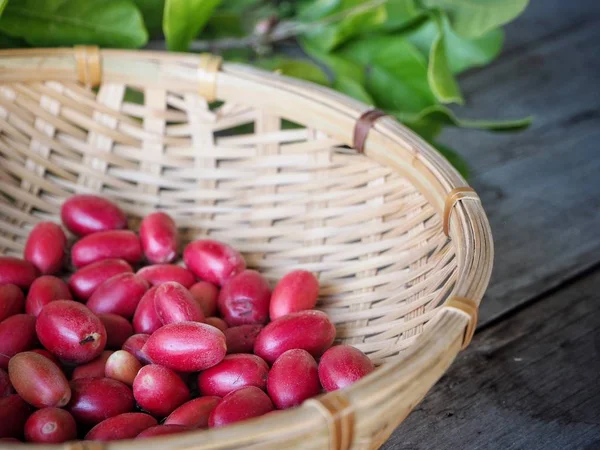 Fruta milagrosa sobre fondo de madera —  Fotos de Stock