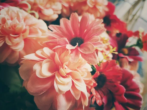 Όμορφη Από Ροζ Τεχνητά Λουλούδια — Φωτογραφία Αρχείου