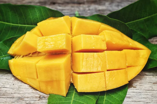 Mango Tropische Früchte Mit Blättern — Stockfoto