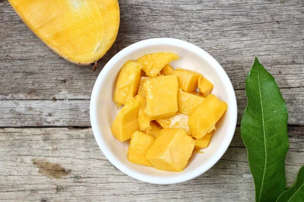 Mango Tropisch Fruit Met Bladeren — Stockfoto