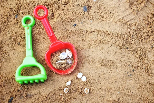 Лопата Песчаном Пляже — стоковое фото