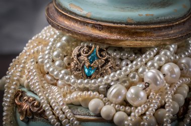 inci ve değerli taşlar takı kutusu