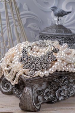 inci ve değerli taşlar takı kutusu