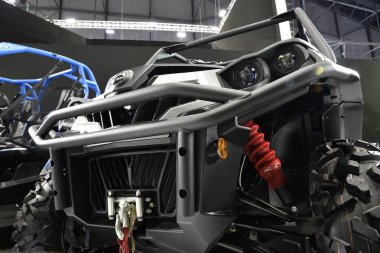 Nonthaburi, Tayland - 6 Nisan 2018: Can-am Komutan Max macera tüm gün sürme konfor ruh ile inşa ve yardımcı programı miktarı şaşırtıcı Bangkok Uluslararası Motor Show 2018 gösterdi.
