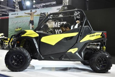 Nonthaburi, Tayland - 6 Nisan 2018: Can-am Maverick Trail çalışma derin her arazi türü üzerinde inşa Bangkok Uluslararası Motor Show 2018 gösterdi.