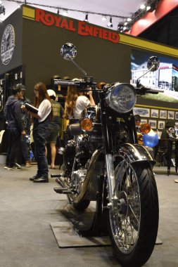 Bangkok Uluslararası Motor Show 2018 Royal Enfield klasik 500 gösterdi.