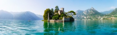 Lake Iseo güzel küçük bir ada