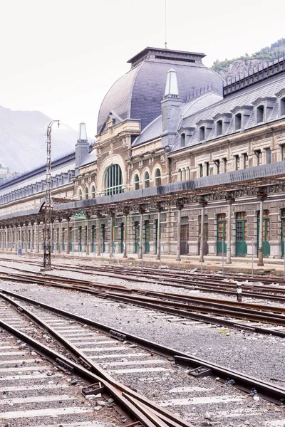 Canfranc internationella järnvägsstationen — Stockfoto