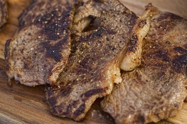 Baharatlı ızgara et. 