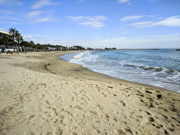 Lege strand in Cambrils (Spanje) — Stockfoto