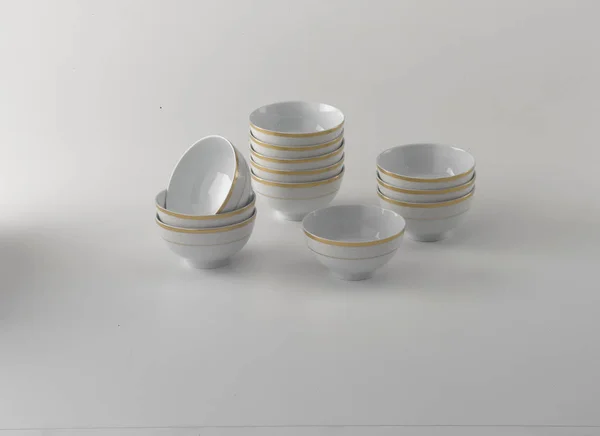 Tigela Sobremesa Definido Fundo Branco Ouro Rimmed Porcelana Branca — Fotografia de Stock