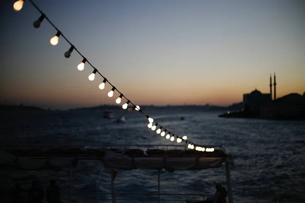 Diagonal Lampa Lampor Rad Bosphorus Istanbul Turkiet — Stockfoto