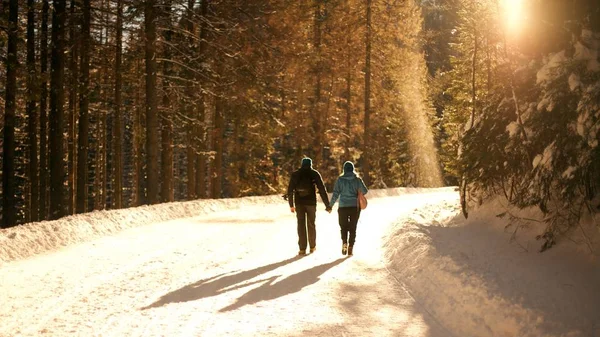 Morskie Oko, Polonya'daki kar üzerinde yürüme Çift