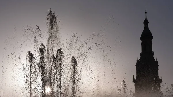 plaza de espana - Sevilla, Endülüs, İspanya İspanyol Meydanı üzerindeki çeşme