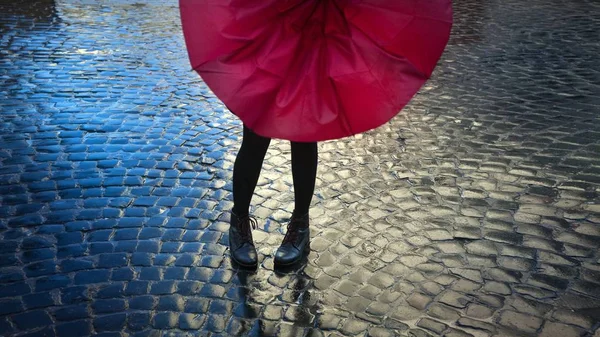 Girl Red Umbrella Rough Cobblestone Pavement Rain — Stock Photo, Image