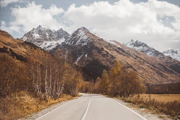 Viaggiare Domay Nelle Giornate Autunnali — Foto Stock