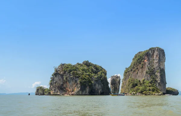 Wyspa Jamesa Bonda lub Koh Tapu w Phang Nga Bay, Tajlandia — Zdjęcie stockowe