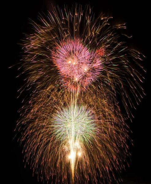 Fuochi d'artificio colorati su sfondo nero — Foto Stock