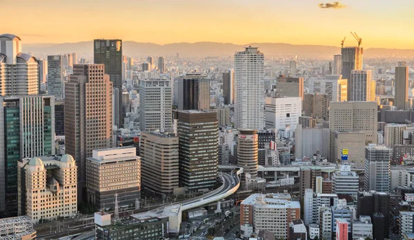 大阪にて、夕日の景観ビジネス ダウンタウン空中ビュー — ストック写真