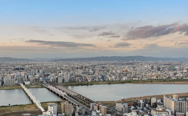 Cityscape downtown Osaka, Japonya işinde hava gün batımı görünümü — Stok fotoğraf