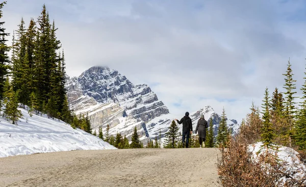 Krásné Kanadské Skalnaté hory v Banff National Park v Al — Stock fotografie