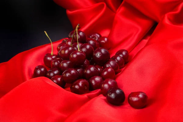 Červené velké cherry — Stock fotografie