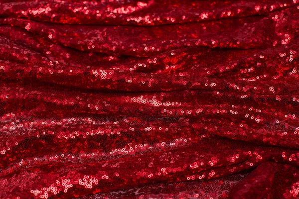 Jasně Červená Tkanina Malými Kulatými Flitry Kovovým Leskem Vyvedeným Vlnami — Stock fotografie