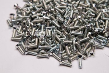 M6 metal vidalar galvanize beyaz stüdyo kapalı toplu